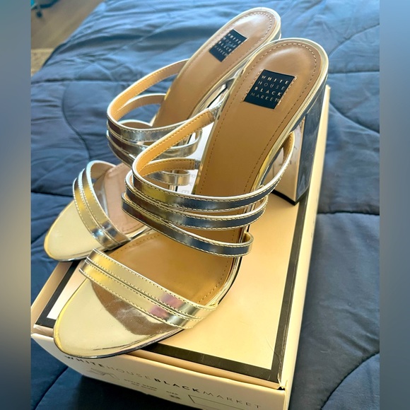 White House Black Market - Picture 4 of 7